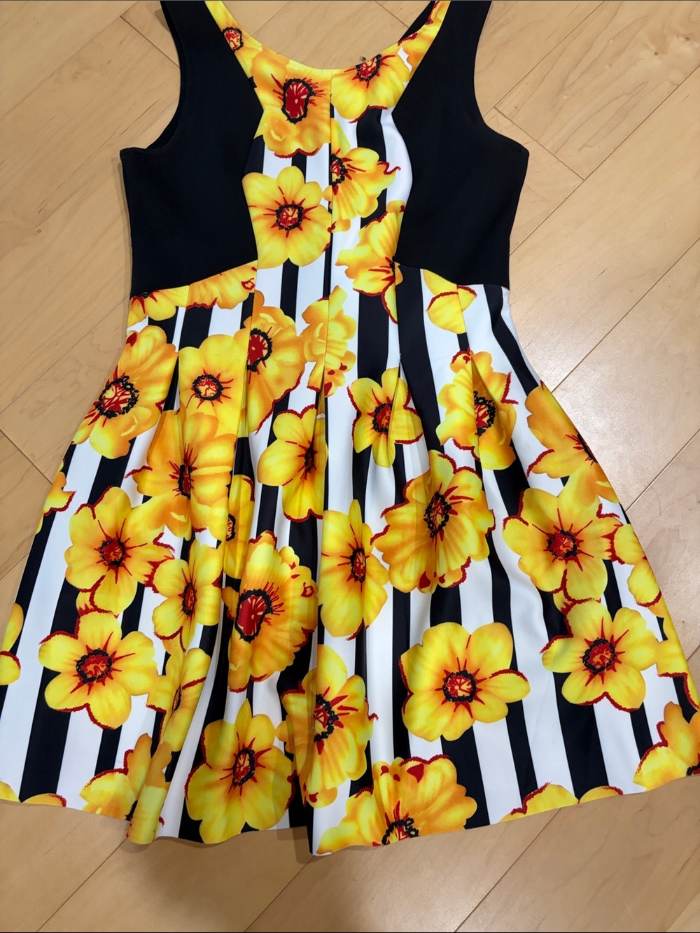 Hot & Delicious Black Dress with large yellow flowers  Size L